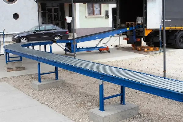 parcel delivery conveyor